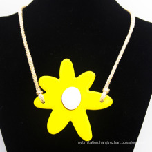 Vintage Jewelry Western Ceramics Daisy Pendant Hemp Rope Necklace